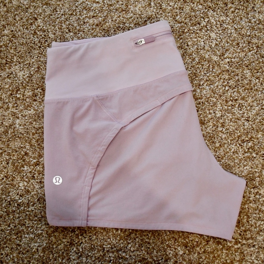 ✰ Lululemon Run times shorts.